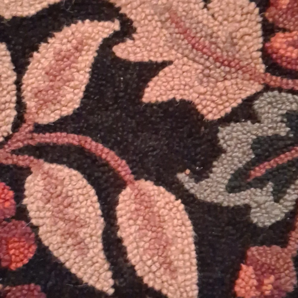 Crate & Barrel (#1) Woodland Handhooked rug- 24 x 36 inches